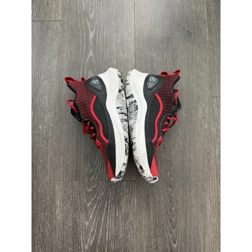 Under Armour Curry 3Z 25 SDE Youth 4 Red Black Basketball Shoes